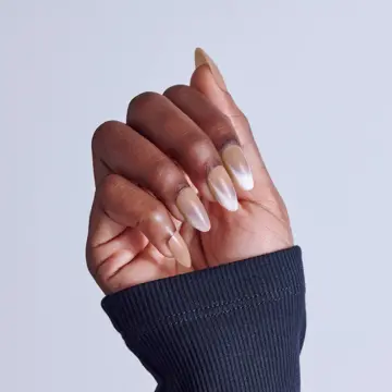 Nude · Cat eye · Medium nail art